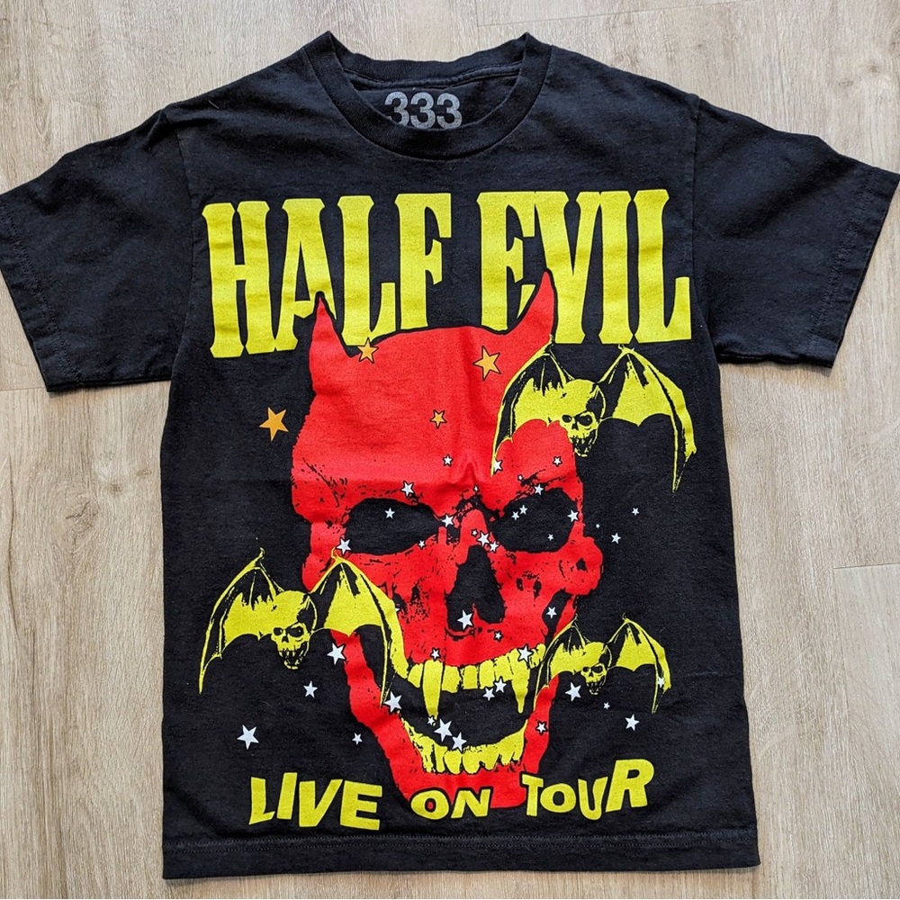 Half Evil 333 graphic t-shirt Live on Tour
Small S Black Red
Devil Skull Bats
